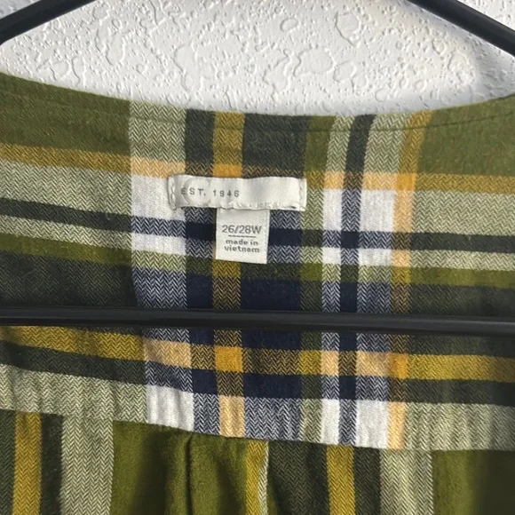 ❗️SOLD❗️Cato Green and Blue Plaid Sleeveless Blouse - Picture 2 of 5